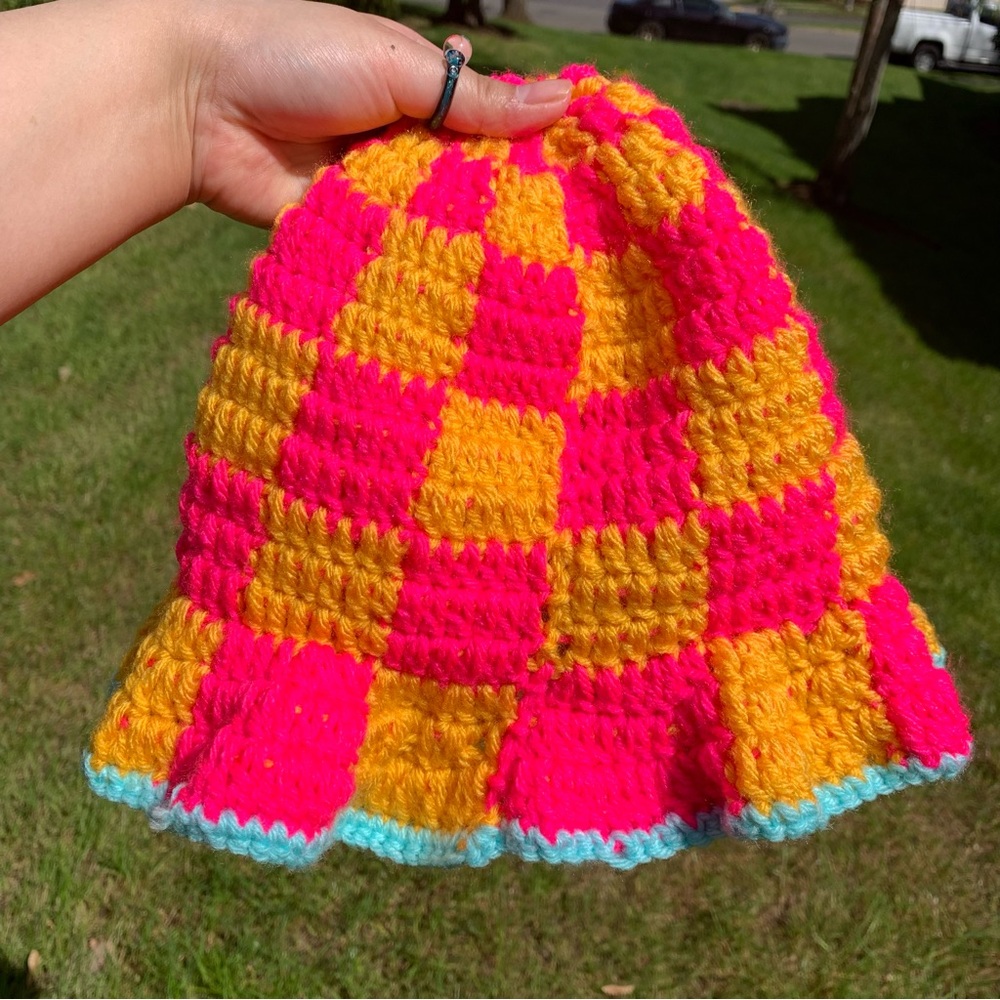 Checkers Crochet Bucket Hat - Picture 3 of 3